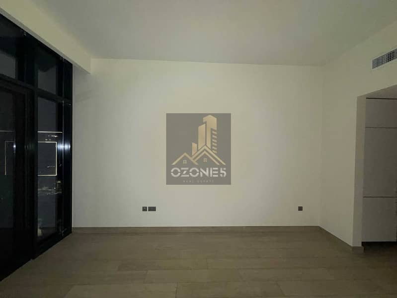High Floor, Pool View, Amazing Space Ready To Move