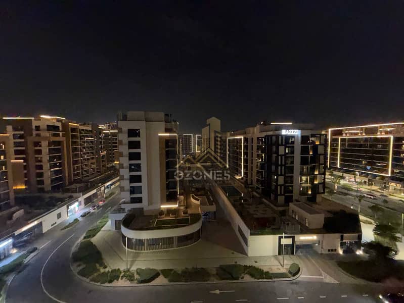 High Floor, Pool View, Amazing Space Ready To Move - Image 7