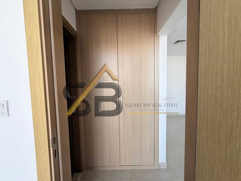 Ready To Move Specious 1/BR Apart With All Amenities 10Min To Metro