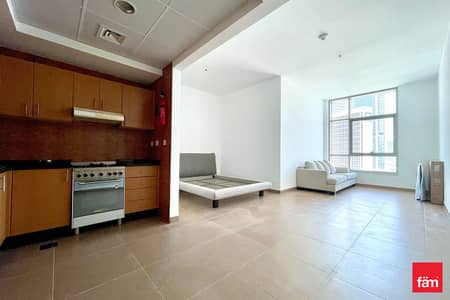 Studio for Rent in Business Bay, Dubai - SemiFurnished Apartment Near the Bus Stop Studio for Rent in Business Bay, Dubai - SemiFurnished Apartment Near the Bus Stop