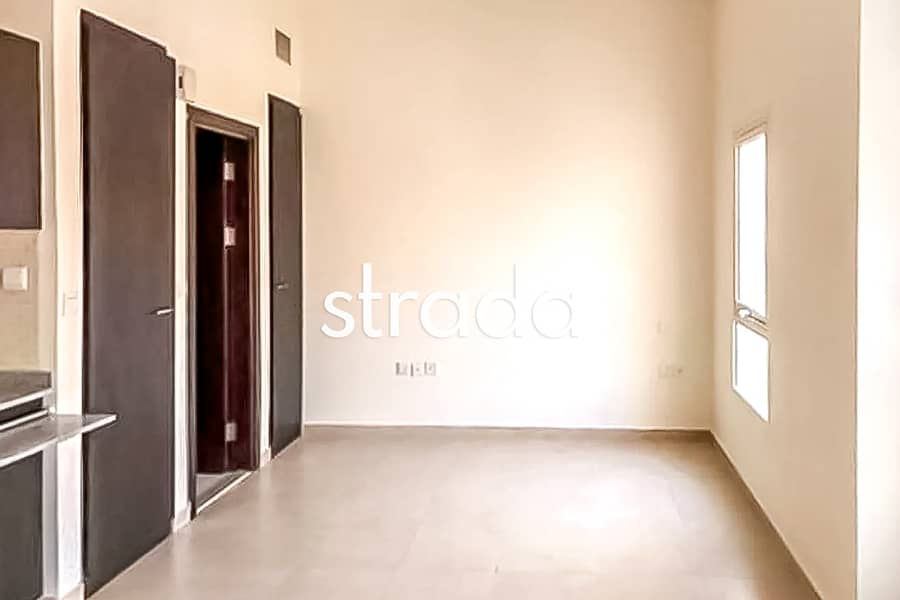 Spacious Studio Apt | Close to Pool/Supermarket Spacious Studio Apt | Close to Pool/Supermarket