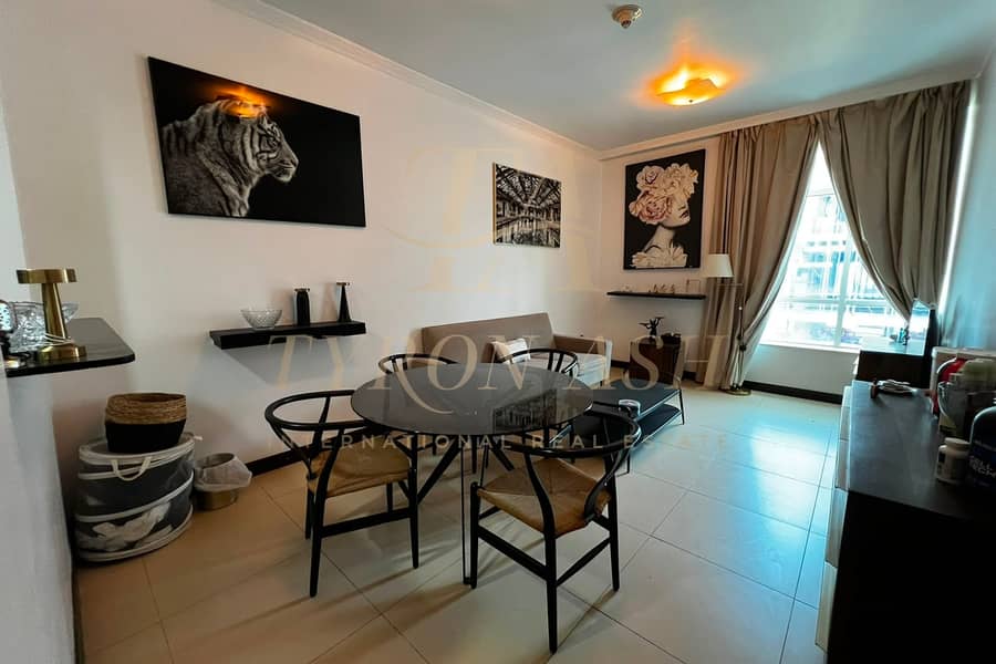 HUGE LAYOUT | SEMI CLOSED KITCHEN | READY TO MOVE HUGE LAYOUT | SEMI CLOSED KITCHEN | READY TO MOVE