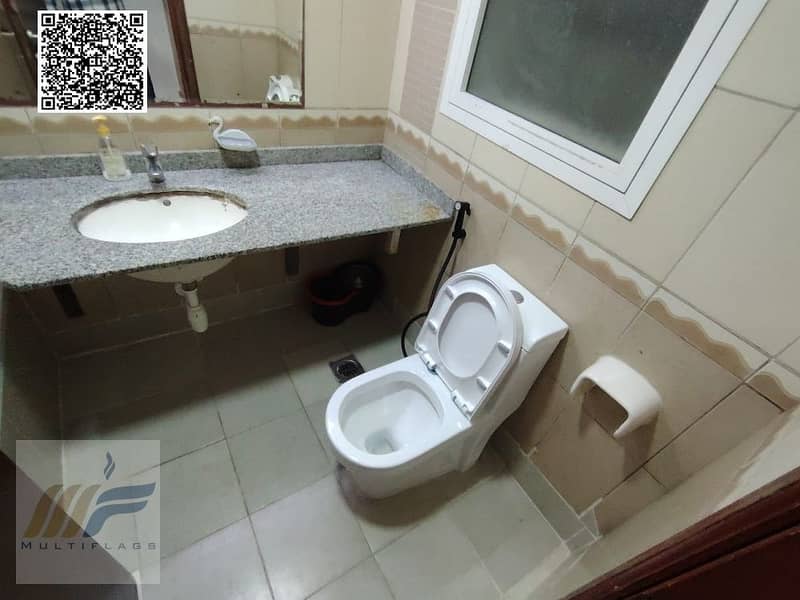 12 15b4d89b-9205-47f4-9a7f-a8939186e8cb. jpg