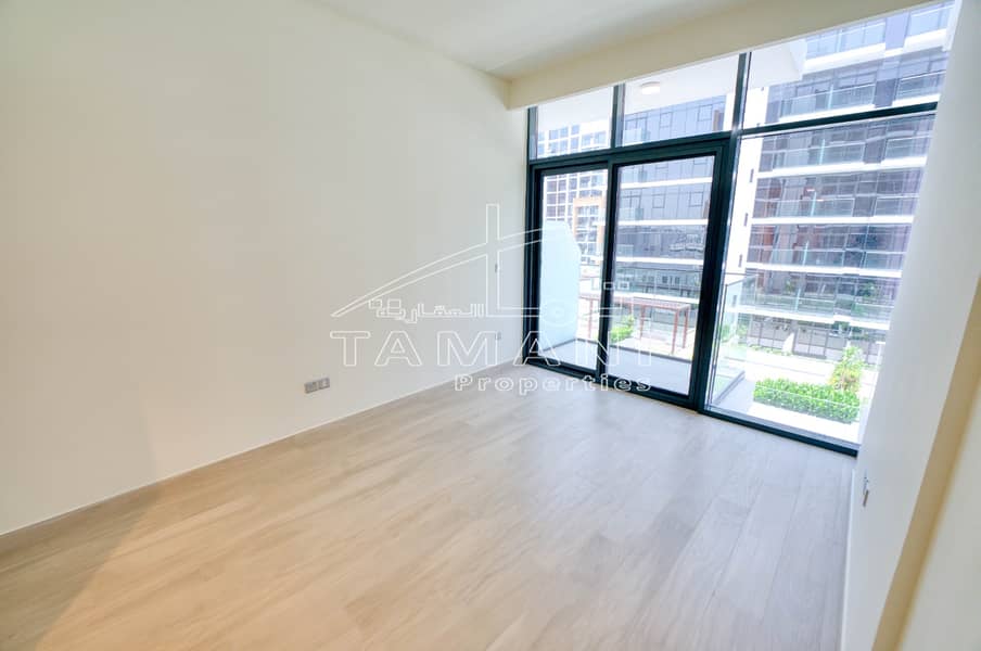 Mid floor Ready to move in Chiller free Mid floor Ready to move in Chiller free