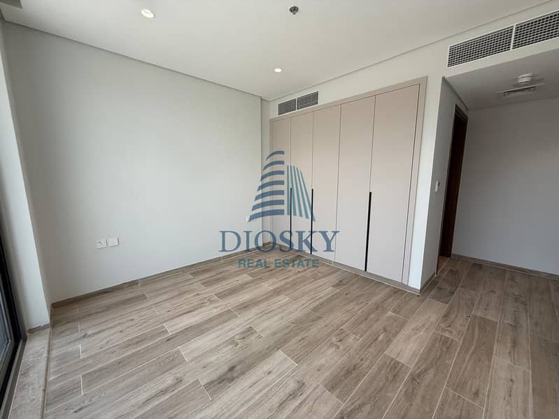 9 Image 9