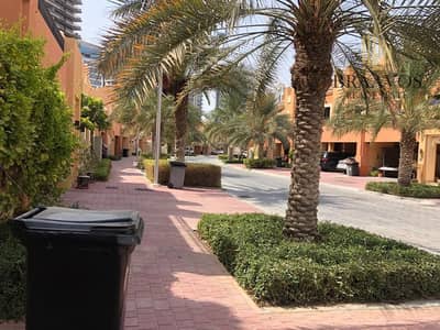 فیلا 5 غرف نوم للايجار في مدينة دبي الرياضية، دبي - فیلا في فلل بلومينغديل،مدينة دبي الرياضية 5 غرف 270000 درهم - 15687730