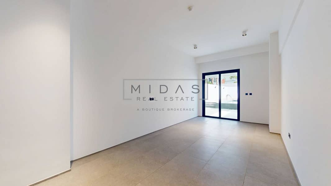 3 MIDAS-SH-Living-Unit-105-06242026_102755. jpg