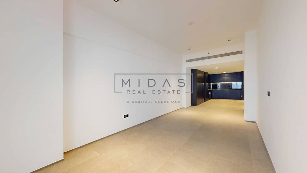 10 MIDAS-SH-Living-Unit-105-06242026_102823. jpg