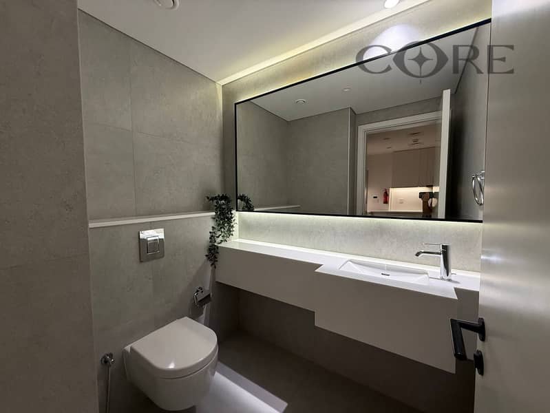 STUNNING FULLY FURNISHED 1BR APARTMENT - Image 10