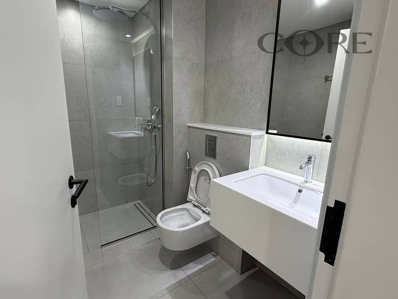 STUNNING FULLY FURNISHED 1BR APARTMENT - Image 7