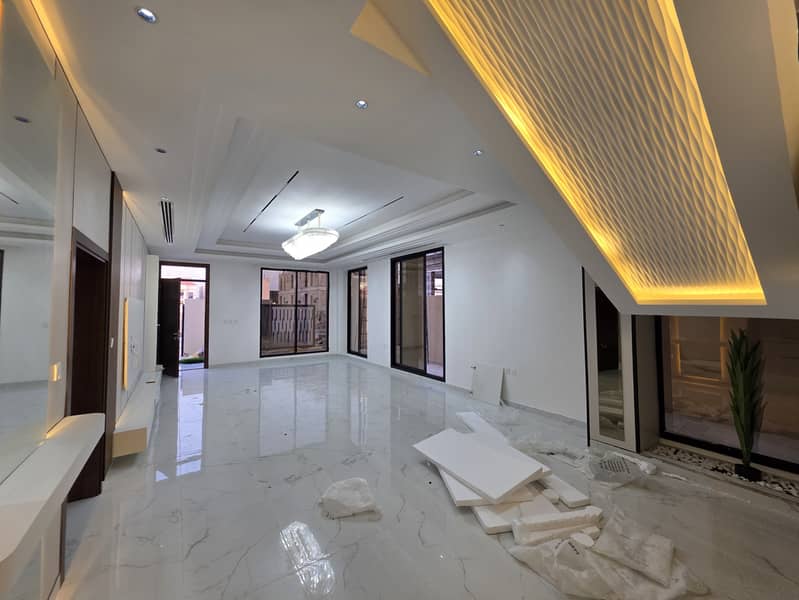 3 eed06f0c-ed15-4768-ab33-812cb7e3495f. jpg