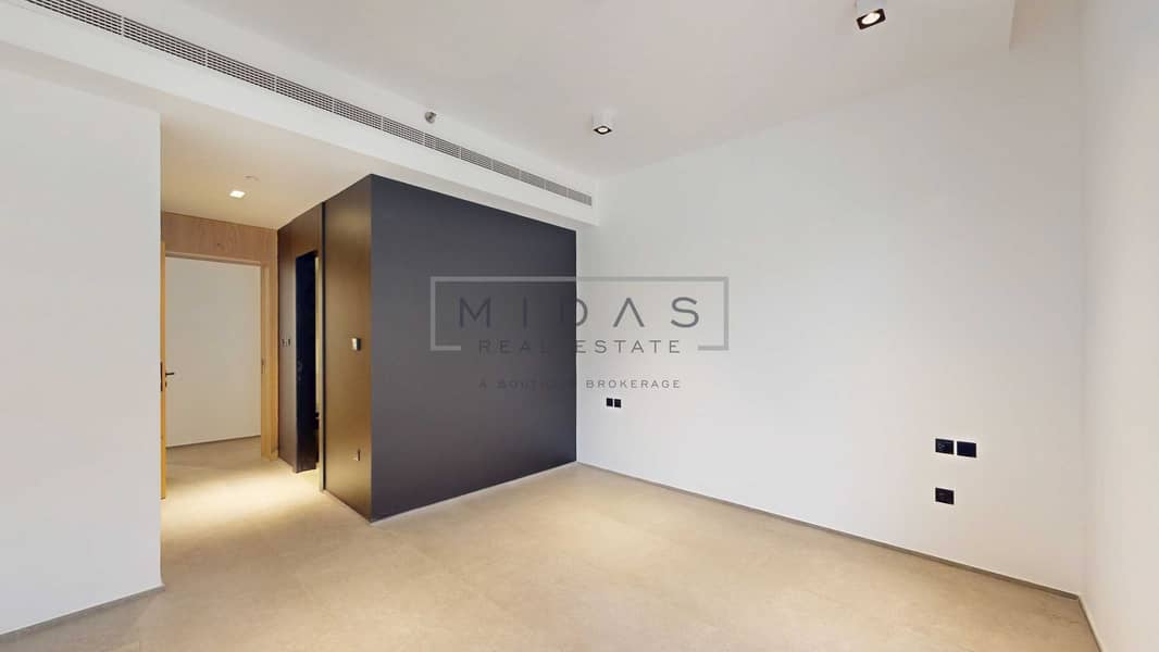 10 MIDAS-SH-Living-Unit-1012-06242026_100249. jpg