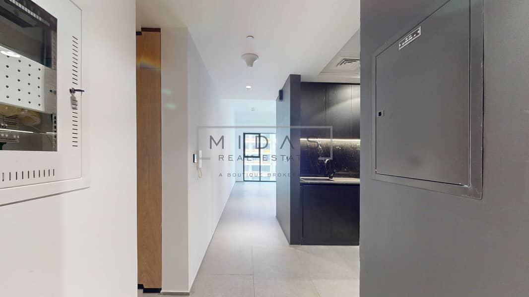 7 -MIDAS-SH-Living-Unit-413-06242026_110155. jpg