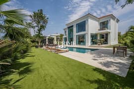 Fully Upgraded | Corner Unit | Huge Plot