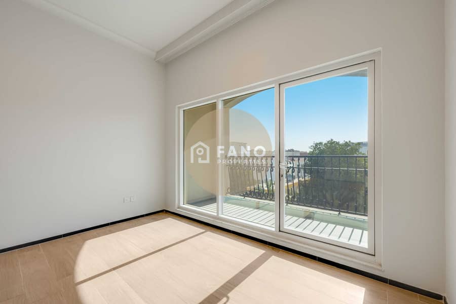 3 Balcony. jpg