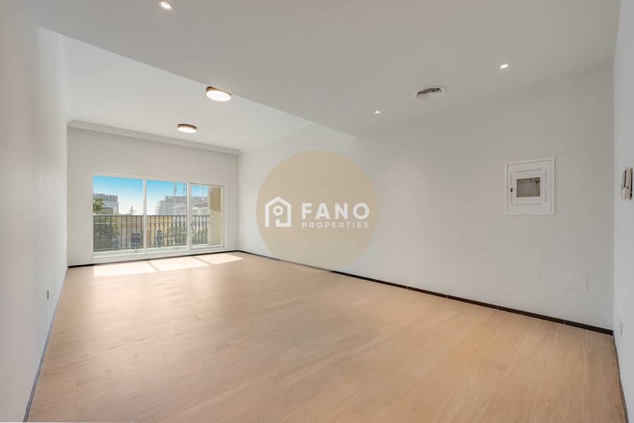 14 Livingroom1. jpg