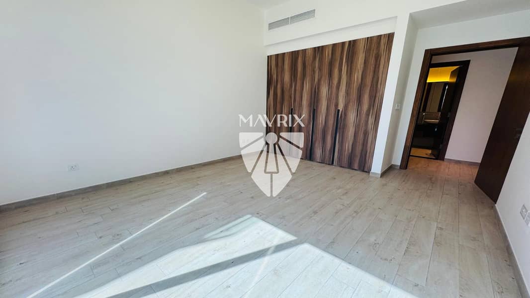 6 Image 6
