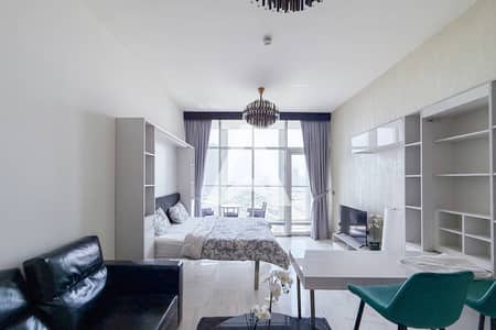 Studio for Rent in Business Bay, Dubai - Largest Furnished Studio | Higher Floor | Canal View