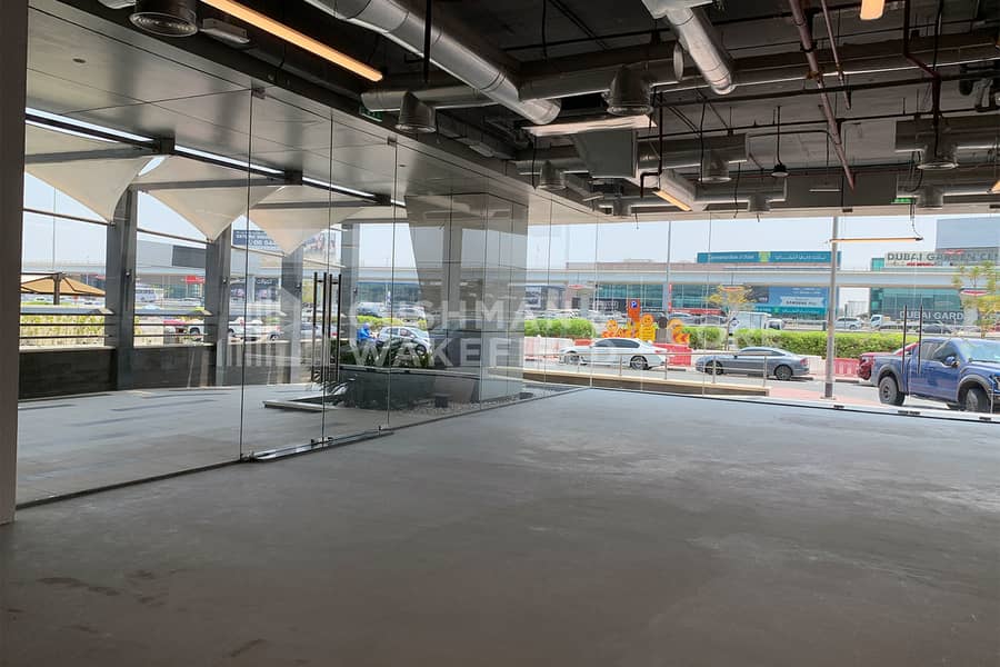 Spacious Showroom | Easy Access to SZR Spacious Showroom | Easy Access to SZR