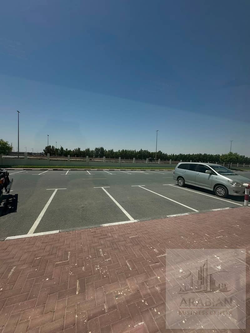 11 12 PARKING FREE PER SHOP. jpeg