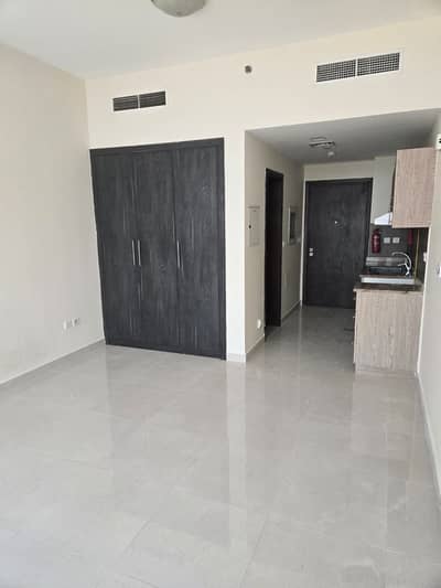 Studio de  à à louer à Dubai Land Residence Complex (DLRC), Dubai - WhatsApp Image 2026-06-01 at 12.10. 26 PM. jpeg