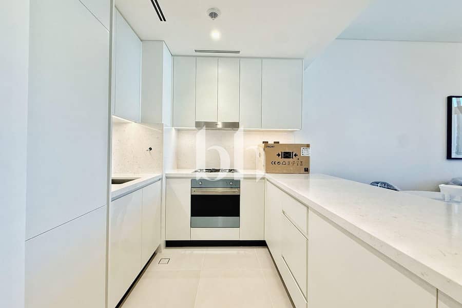 2 images image img