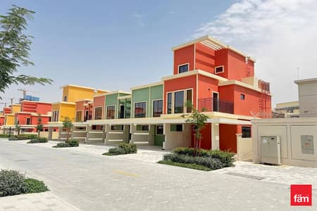5 Slaapkamers Townhouse te Koop in DAMAC Lagoons, Dubai - Rijwoning in DAMAC Lagoons，Portofino, 5 slaapkamers, 3999000 AED - 15697012