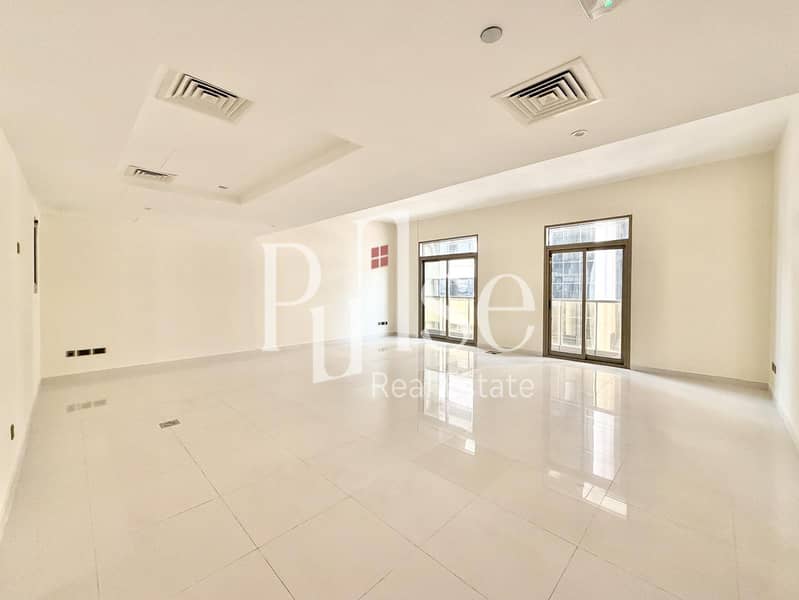 Unfurnished Office Space | With Balcony Unfurnished Office Space | With Balcony