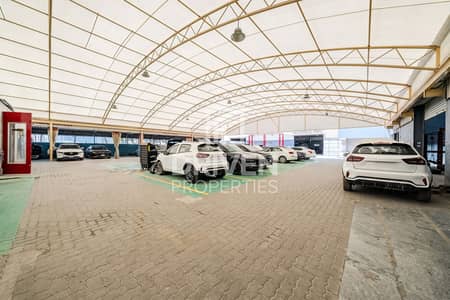10+ Beds Warehouse for Rent in Al Quoz, Dubai - Ultra Prime | Ideal for Car dealership | Mixed Use