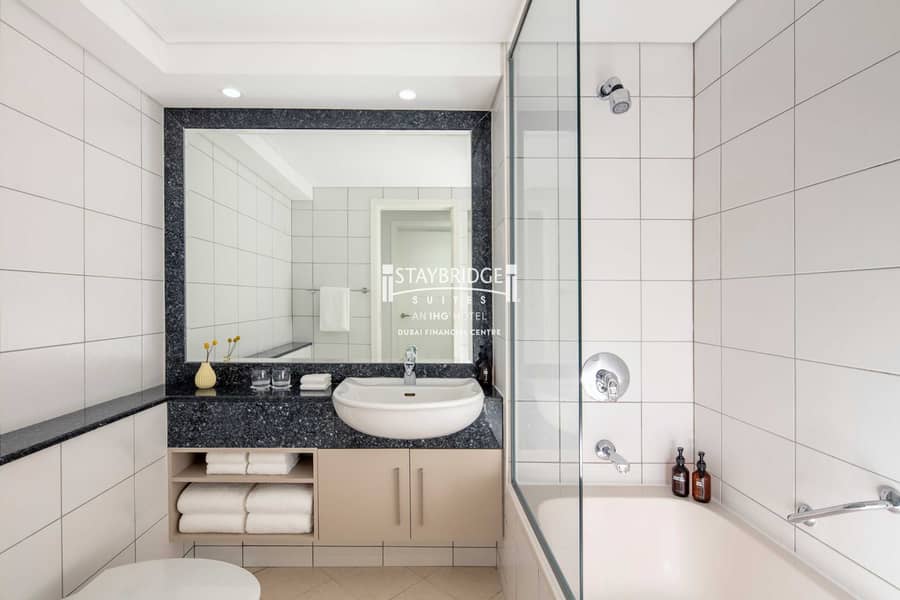 3 Bathroom 1. jpg
