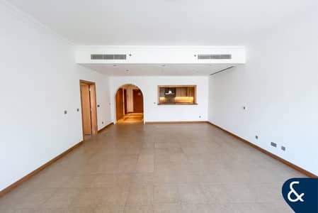 2 Slaapkamers Appartement te Huur in Palm Jumeirah, Dubai - Appartement in Palm Jumeirah，Shoreline Apartments，Al Sarrood, 2 slaapkamers, 190000 AED - 15698103