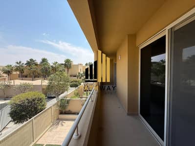 5 Bedroom Townhouse for Sale in Al Raha Gardens, Abu Dhabi - WhatsApp Image 2025-04-25 at 12.22. 40 PM (1). jpeg 5 Bedroom Townhouse for Sale in Al Raha Gardens, Abu Dhabi - WhatsApp Image 2025-04-25 at 12.22. 40 PM (1). jpeg