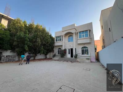 Villa de 5 chambres à à louer à Al Mowaihat, Ajman - b165fb0e-1e7e-4dcf-9d85-e642715f45d6. jpg Villa de 5 chambres à à louer à Al Mowaihat, Ajman - b165fb0e-1e7e-4dcf-9d85-e642715f45d6. jpg