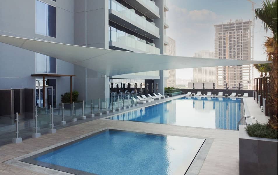 8 swimming pool. jpg