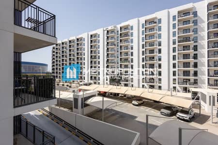 2 Bedroom Apartment for Sale in Yas Island, Abu Dhabi - 2BR w/ Balcony | Partial Canal View | High ROI 2 Bedroom Apartment for Sale in Yas Island, Abu Dhabi - 2BR w/ Balcony | Partial Canal View | High ROI