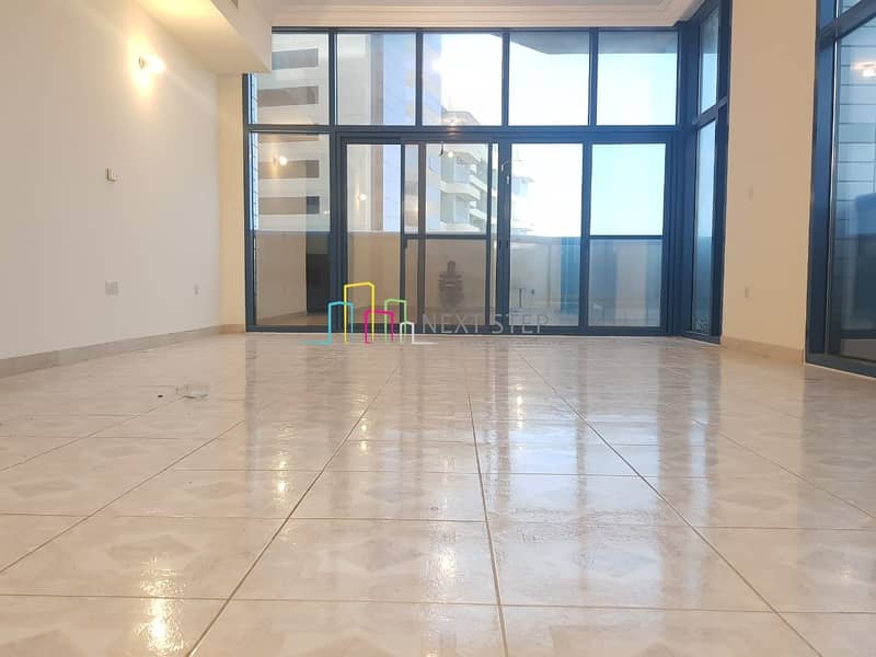 *Sea View*Magnificient 3 BR Hall with MR & Parking