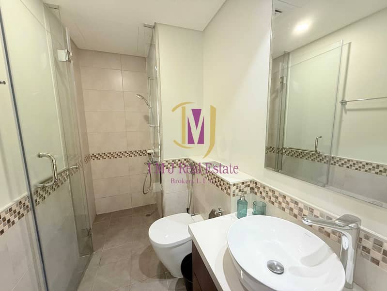 14 3e11bc8f-4db4-4bd6-9510-2d49e9220183. jpg