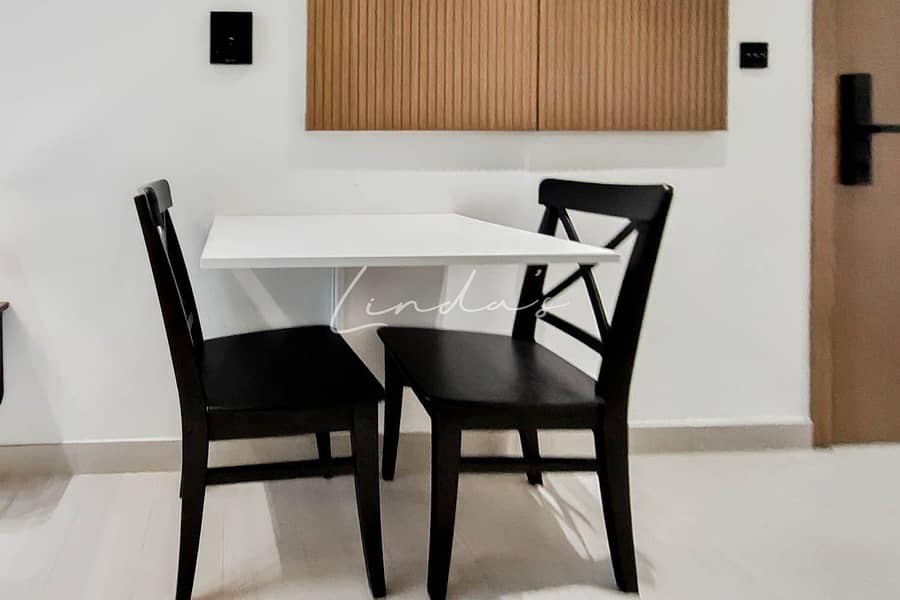 3 images image img