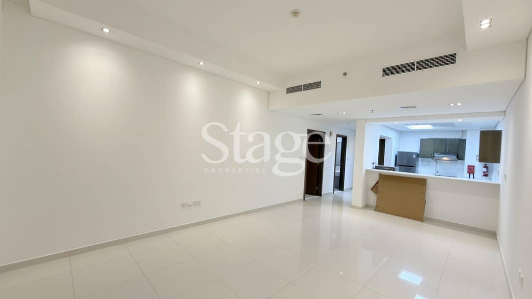 Spacious 1BR | Huge Layout | Higher Floor | Ready To Move Spacious 1BR | Huge Layout | Higher Floor | Ready To Move