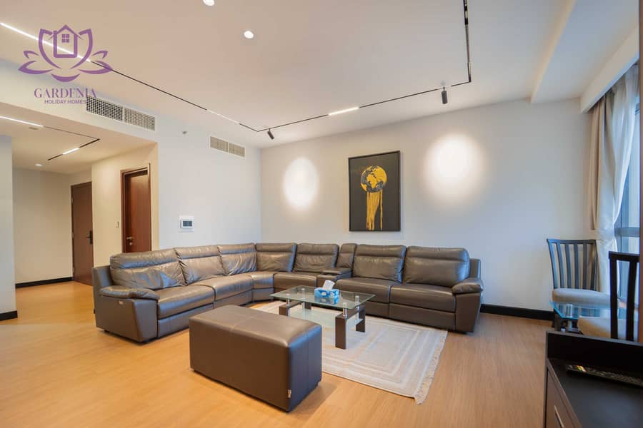 2 Living Room 1 2. jpg