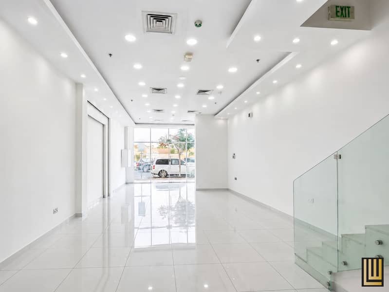 2 05_view_towards_entrance. jpg