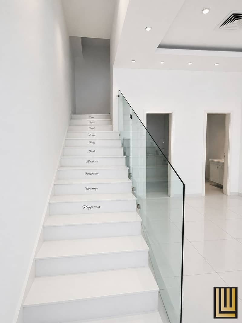 6 06_staircase_mezzanine_access. jpg
