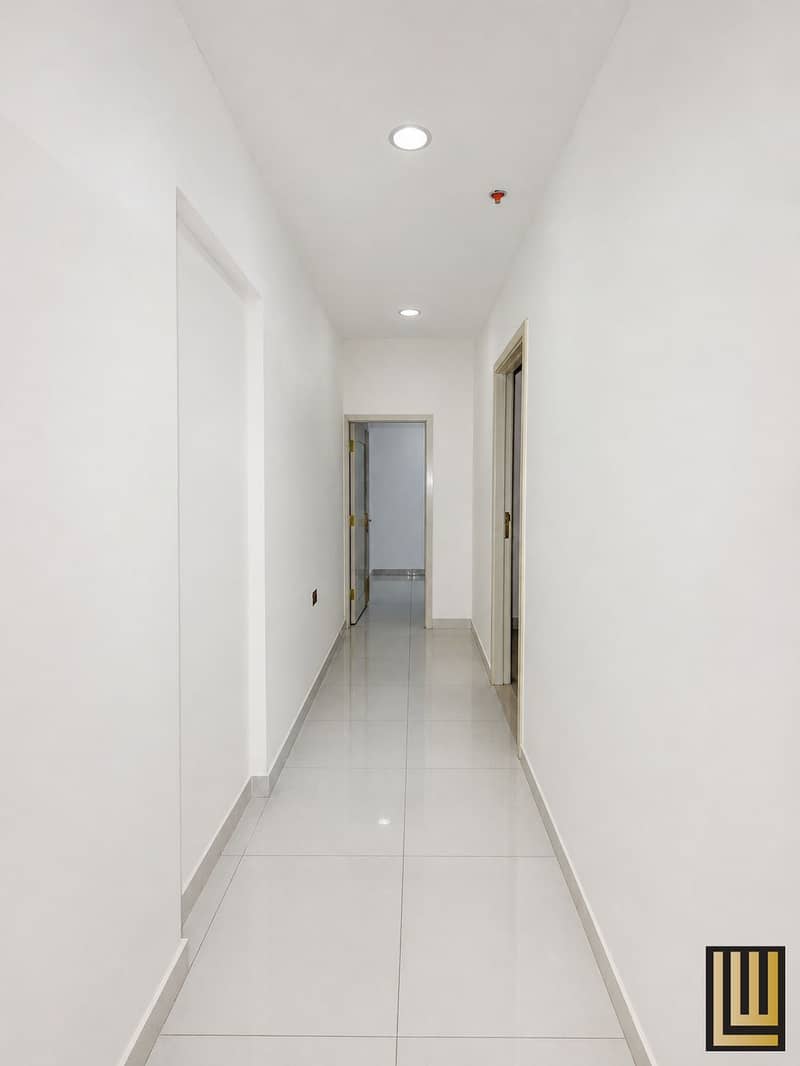 8 08_internal_corridor. jpg