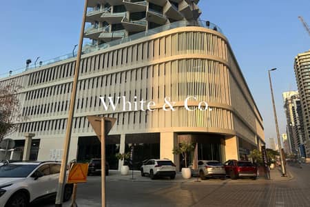朱美拉环形村(JVC)， 迪拜 商铺待租 - 位于朱美拉环形村(JVC)，JVC第18区，宾哈蒂罗亚尔公寓 的商铺 580000 AED - 15681754