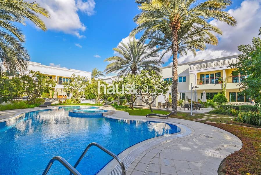 Jumeirah 1 | 5 Bed Plus Maids | Large Living Space Jumeirah 1 | 5 Bed Plus Maids | Large Living Space