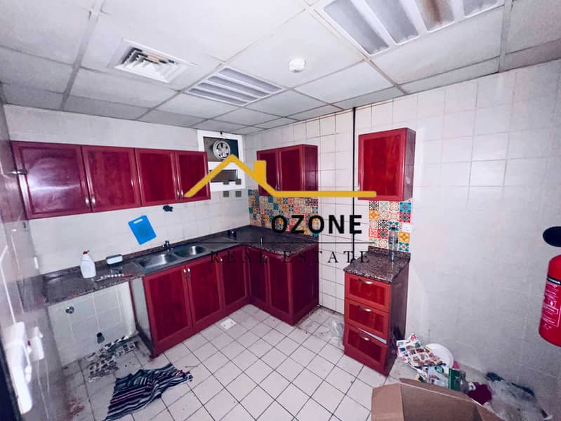 12 cd52de2a-61e2-4ea6-8c46-b4c2e6da22e2. jpg