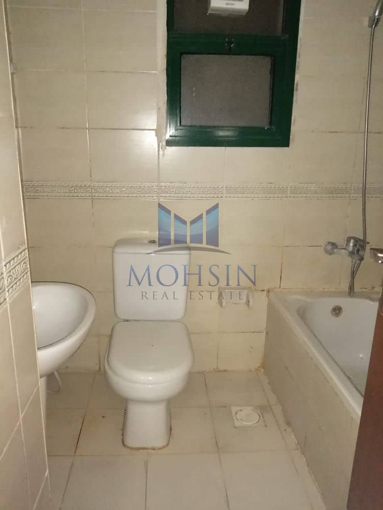 18 WASHROOM. jpg