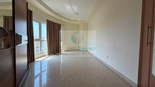 شقة 2 غرفة نوم للايجار في المدينة العالمية، دبي - a0761a50-4347-40e3-8443-4d3fbe72774b. jpeg