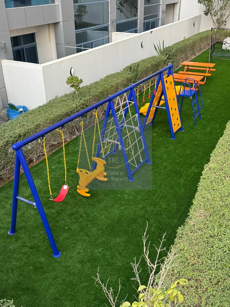 8 kids play area. jpeg