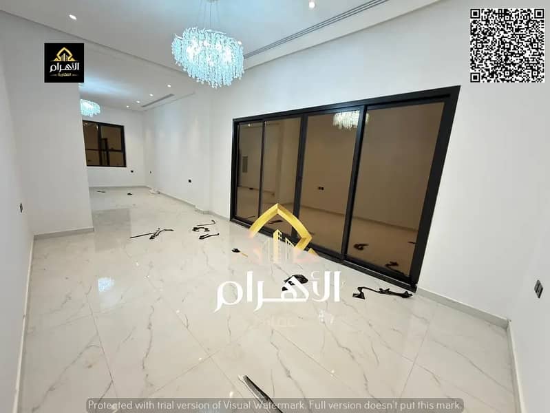 14 848990543-1066x800. webp
